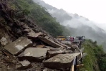 चंडीगढ़-मनाली की डगर हुई कठिन, नैशनल हाइवे पर गिरी चट्टानें